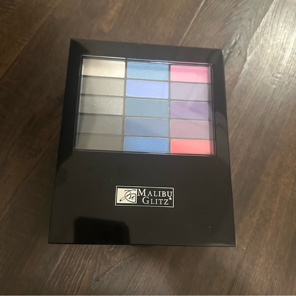 NIP MALIBU GLITZ 94 Color Palettes - Picture 3 of 11